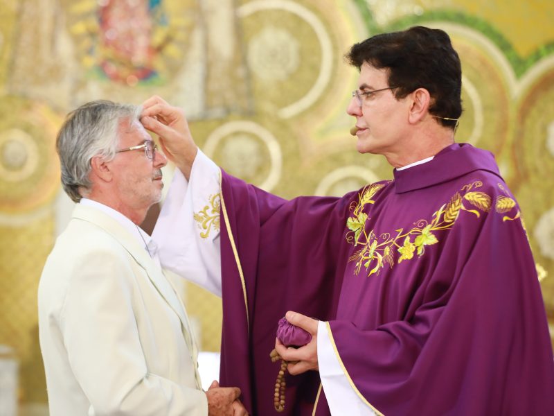 Padre Reginaldo Manzotti preside Missa de Cinzas no Santuário Nossa Senhora de Guadalupe e Jesus das Santas Chagas